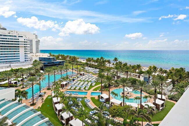 Building Photo - 4391 Collins Ave