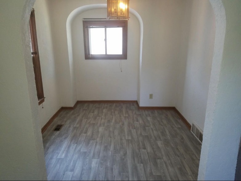 Building Photo - 504 Parkwood St