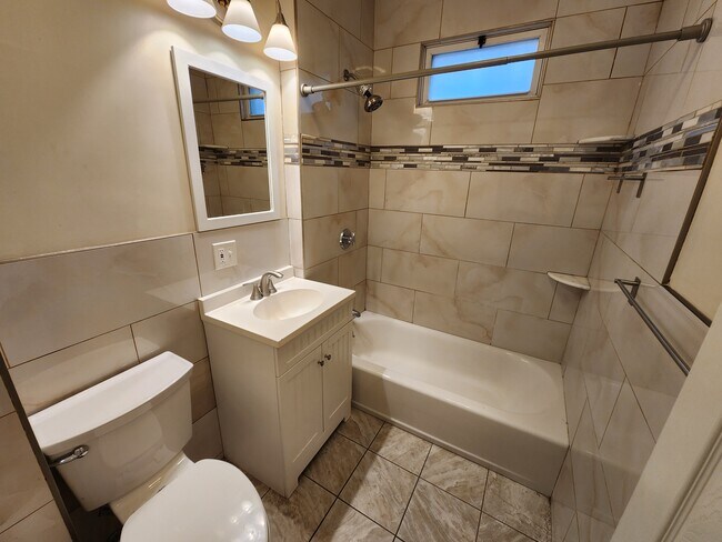 Building Photo - 117 Florida St