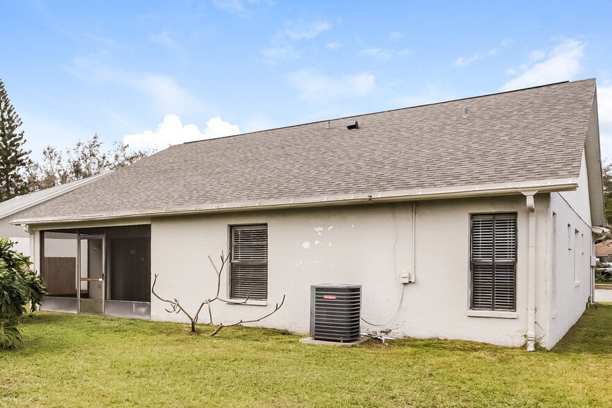 Building Photo - 1604 Sanderling Ct