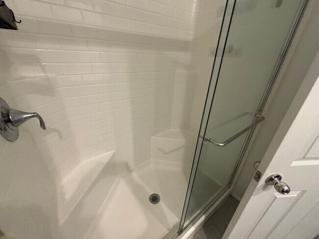 Building Photo - Beautiful Gated 3-Bed, 2.5-Bath Townhome in North Las Vegas!