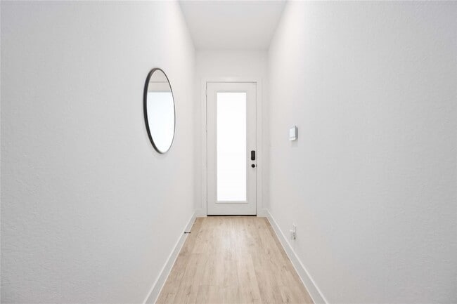 Building Photo - 5322 Rue