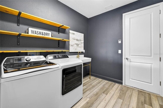 Building Photo - 14531 Woodland Spur Dr