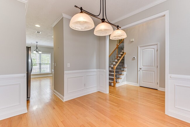 Building Photo - 4116 Chastain Dr