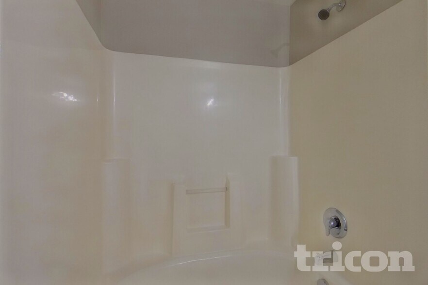 Building Photo - 712 Blazing Star Trl