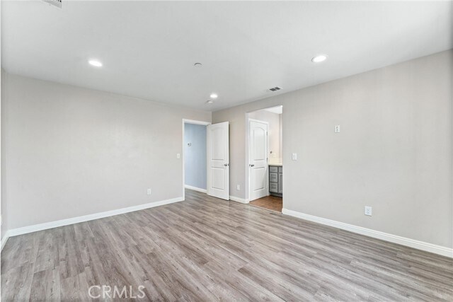 Building Photo - 435 Cerritos Ave