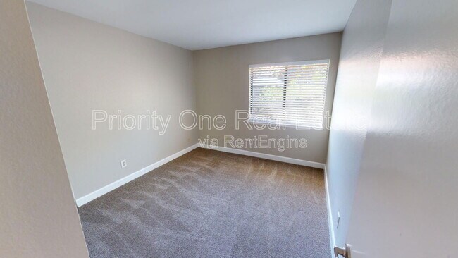 Building Photo - 17410 St Andrews Dr
