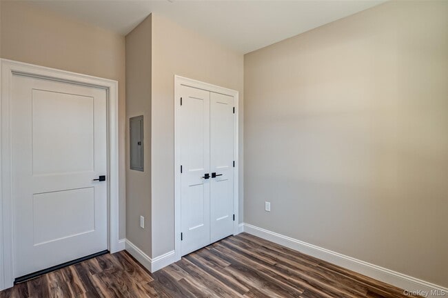 Building Photo - 1 Conklin St