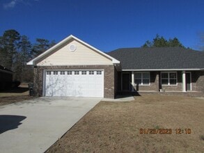 Building Photo - Landmark Point