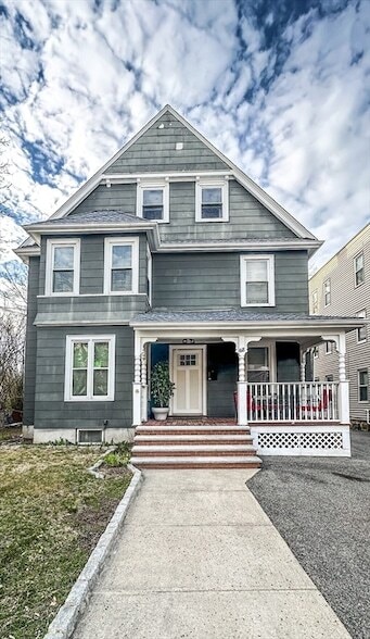Building Photo - 68 Dix St
