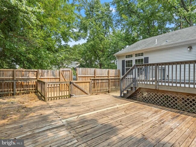 Building Photo - 5010 Blake Dr