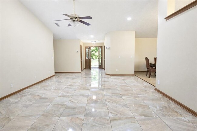 Building Photo - 1980 Champions Pkwy NW