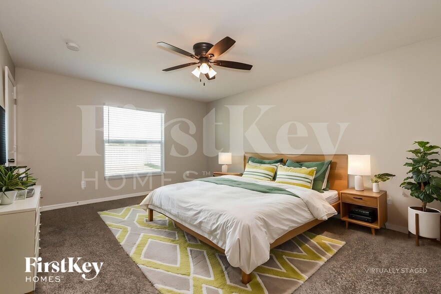 Building Photo - 10621 Standing Stone Dr