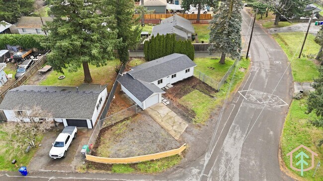 Building Photo - 2004 SE 143rd Ave