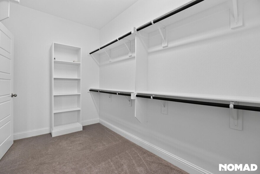 Building Photo - 12990 Jk Ojha St