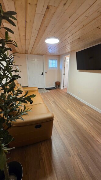 Building Photo - 3496 Hansel Ln