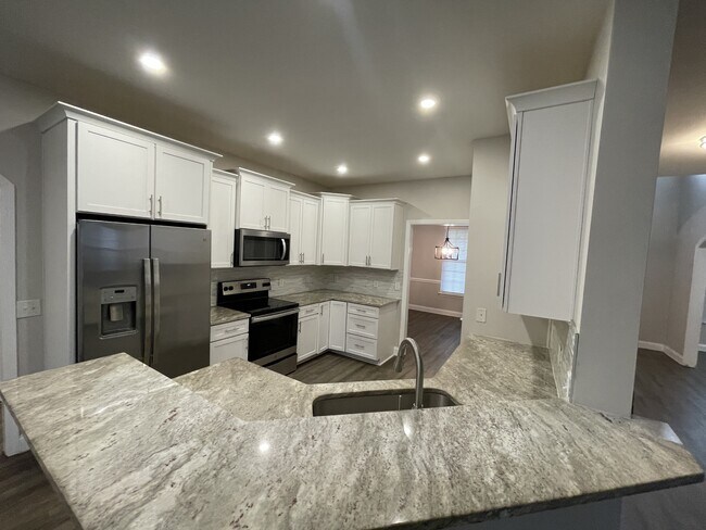 Building Photo - 9305 S Moreto Cir