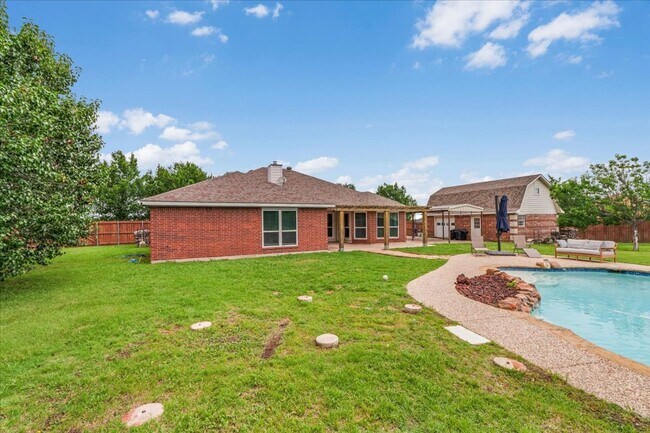 Building Photo - Luxury Lease on 1+ Acre with Saltwater Pool & Workshop in Ponder ISD!