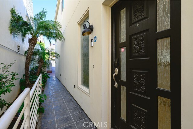 Building Photo - 883 Katella St