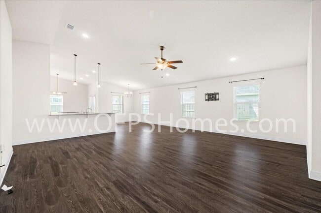 Building Photo - 6123 Redberry Dr