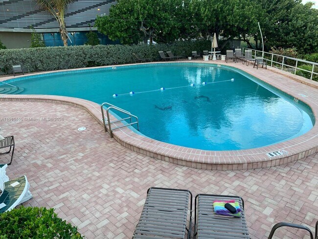 Building Photo - 710 N Ocean Blvd