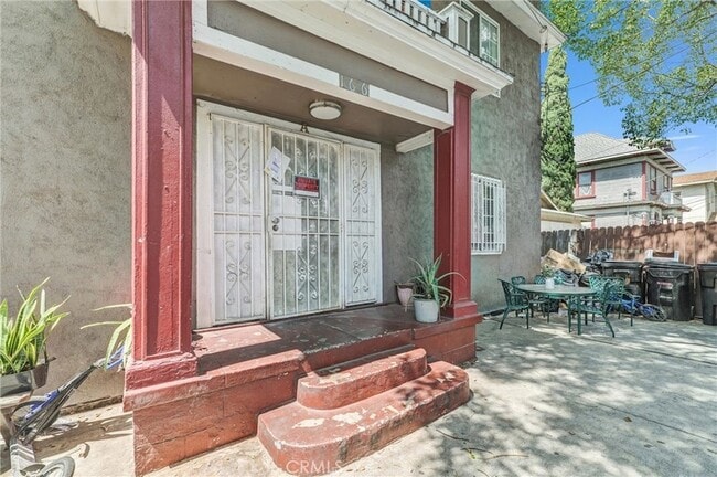 Building Photo - 166 E 36th Pl