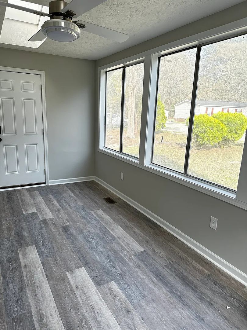 Building Photo - 216 Westbrook Dr