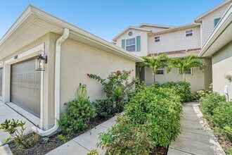 Building Photo - Heritage Oaks gated community 3/2.5/2 Townhome