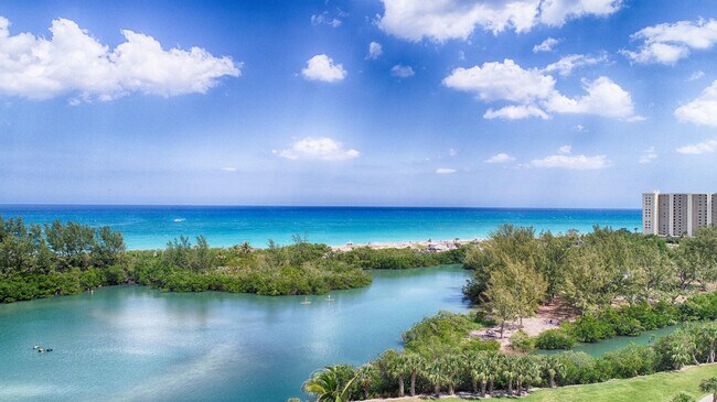 Building Photo - 4409 Fairway Dr N