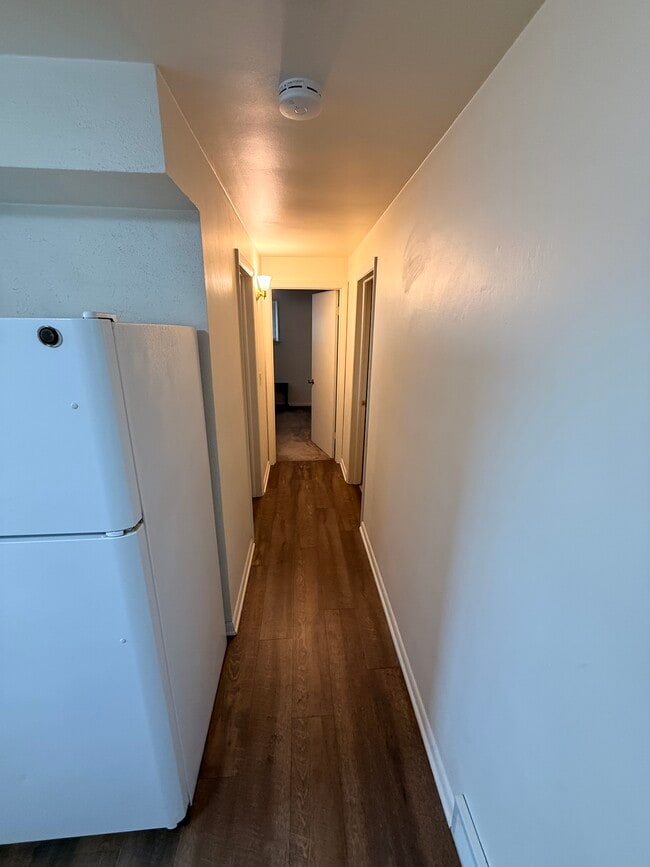 Building Photo - 310 Poplar St