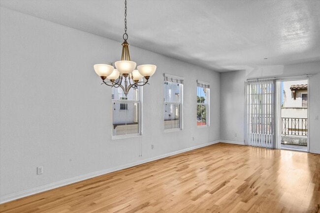 Building Photo - Move In Special $1000 Off - 3BD/3.5BA Detached Townhouse w/ 2 Car Garage