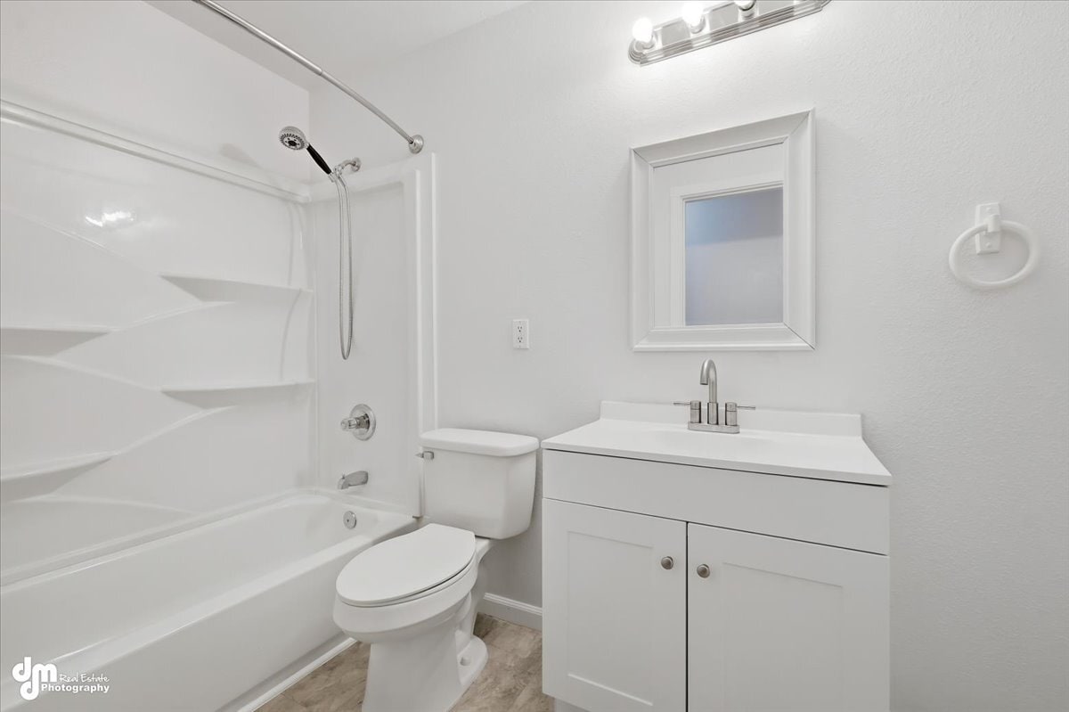 Building Photo - 1000 E Dellwood St