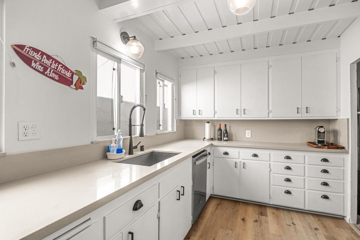 Building Photo - 63 9th Ct