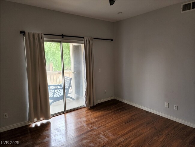 Building Photo - 251 S Green Valley Pkwy
