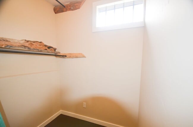 Building Photo - Commercial and Residential Option! Main St Alma!