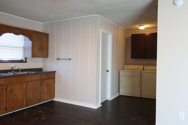 Building Photo - 1/1 Duplex / Fridge, Washer & Dryer Included  / Large Front Deck / Small Fenced in Side Yard/ NBISD