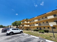 Building Photo - 301 Cambridge Rd