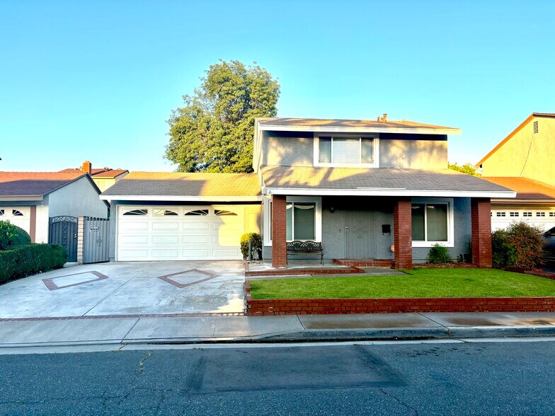 Building Photo - 2654 Hillsborough Pl