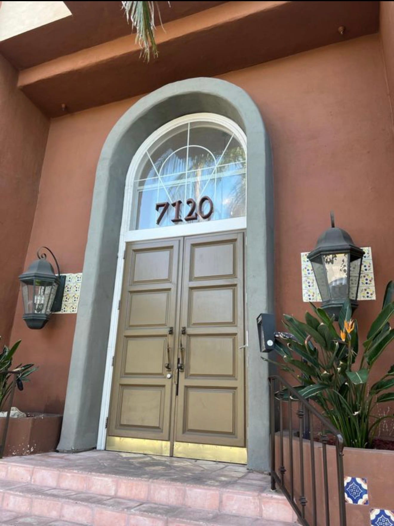 Building Photo - 7120 La Tijera Blvd