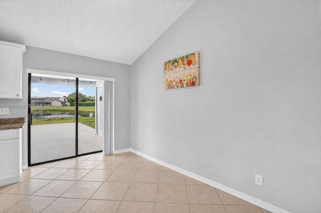 Building Photo - 6043 Sunberry Cir