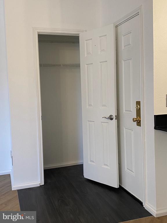 Building Photo - 600 Squire Ln