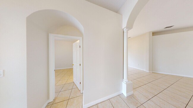 Building Photo - 4BR/4BA - POOL HOME     Calabay Park at To...