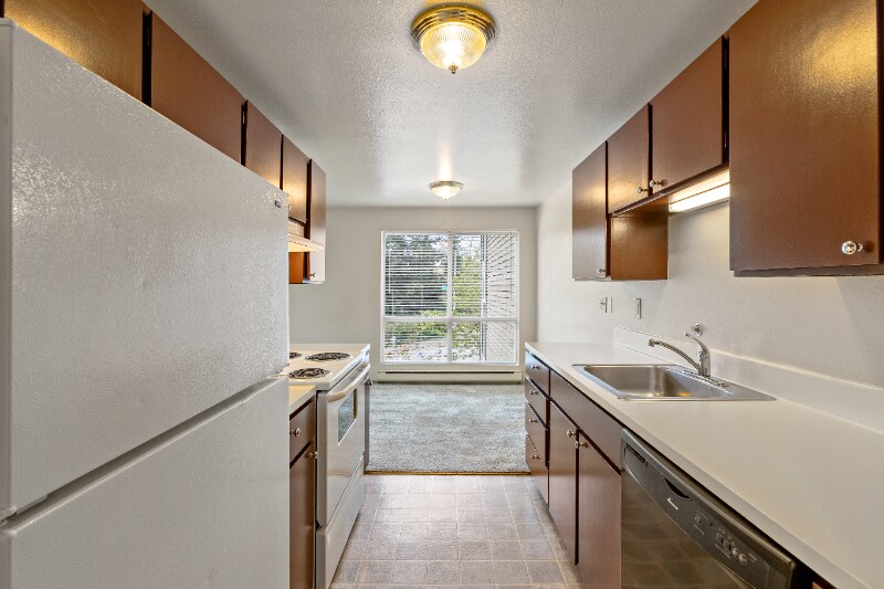 Building Photo - 12520 Roosevelt Way NE