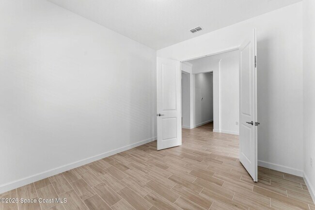 Building Photo - 1464 Island Ave NW