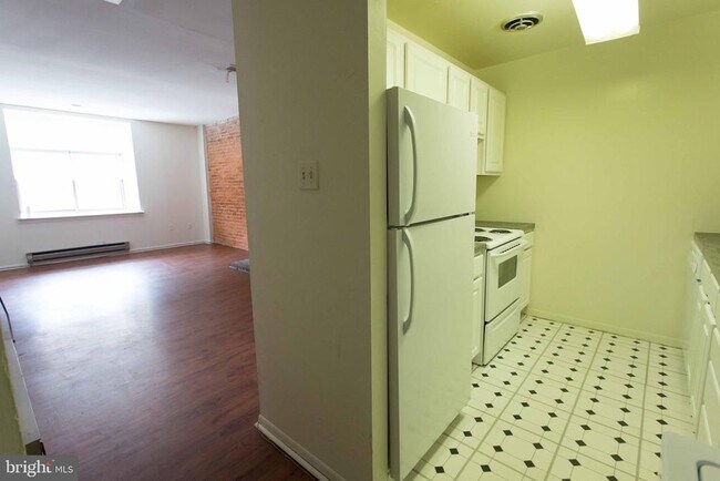 Building Photo - 2031 South St