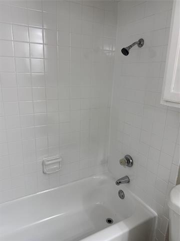 Building Photo - 9520 Royal Ln