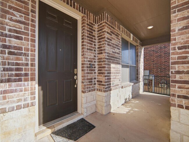 Building Photo - 4431 Oak Roset