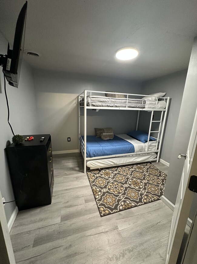 Building Photo - 1734 E Carson St