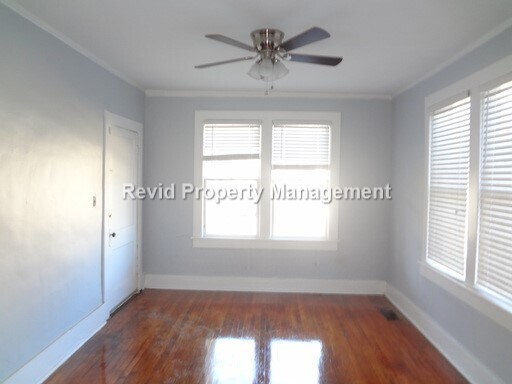 Building Photo - Move In Special! First Month Free!