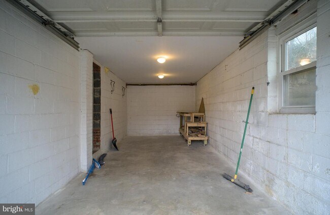 Building Photo - 206 Wayne Ave